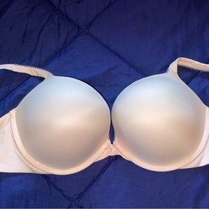 34DDD Brand new!! baby pink Victoria’s Secret push-up